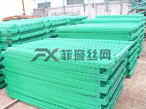 金屬網(wǎng)片防護柵欄廠